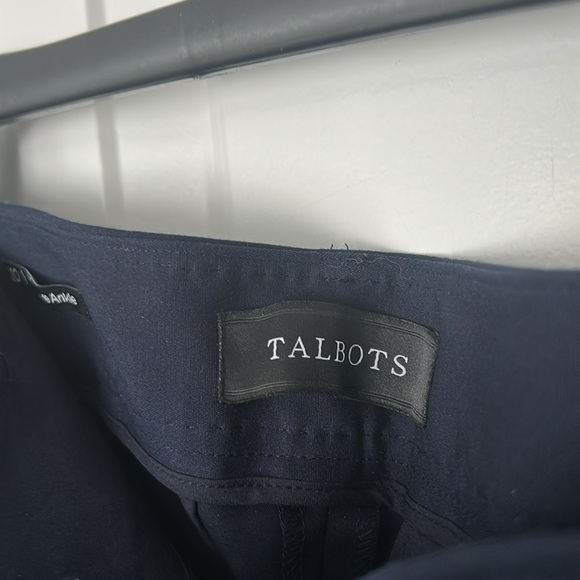 Like new!! Talbots Navy Blue Ankle Cropped Pants Sleek Tailored Design - Picture 3 of 5